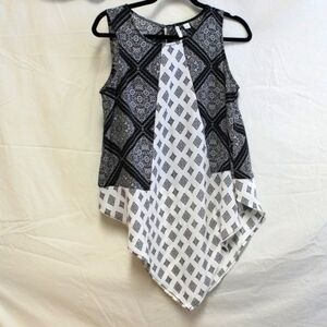 🚨 $5 w/Bundle 2+Items 🔥 NEW Black White Paisley Sleeveless Top Size Small